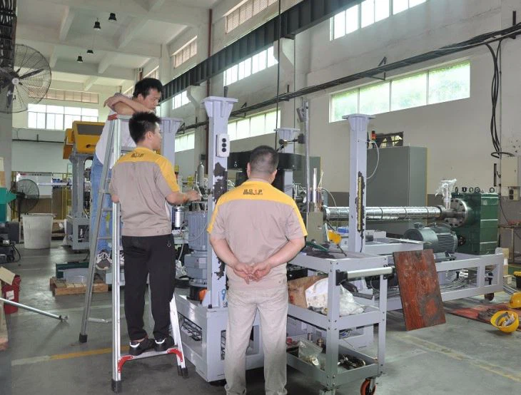 Liquid Bottle Compression Molding Machine